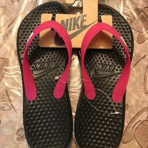 Nike flip flops